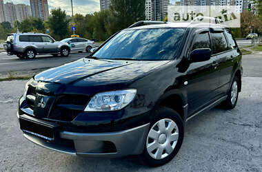 Позашляховик / Кросовер Mitsubishi Outlander 2008 в Києві