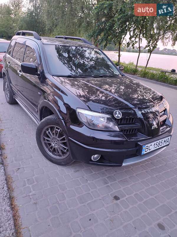 Внедорожник / Кроссовер Mitsubishi Outlander 2007 в Городке