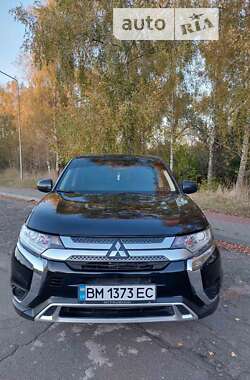 Позашляховик / Кросовер Mitsubishi Outlander 2020 в Києві