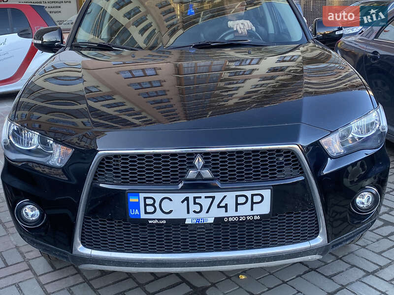 Позашляховик / Кросовер Mitsubishi Outlander 2010 в Львові