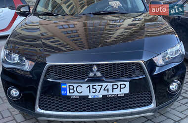 Внедорожник / Кроссовер Mitsubishi Outlander 2010 в 