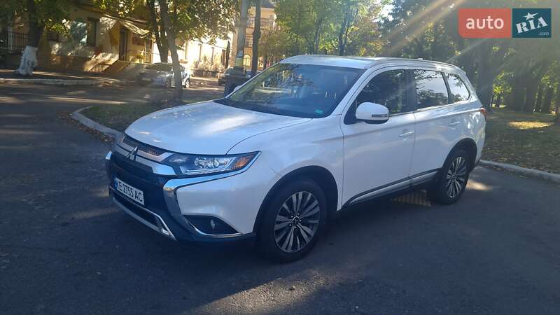 Внедорожник / Кроссовер Mitsubishi Outlander 2019 в Кривом Роге