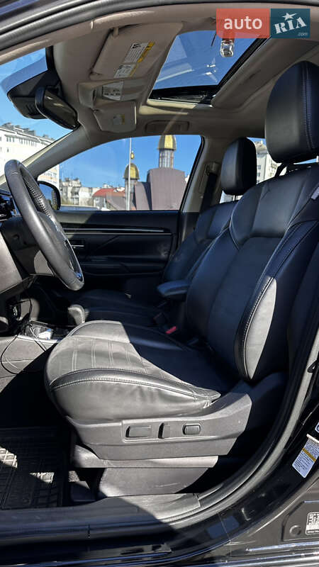 Позашляховик / Кросовер Mitsubishi Outlander 2019 в Івано-Франківську