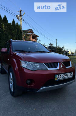 Позашляховик / Кросовер Mitsubishi Outlander 2008 в Києві