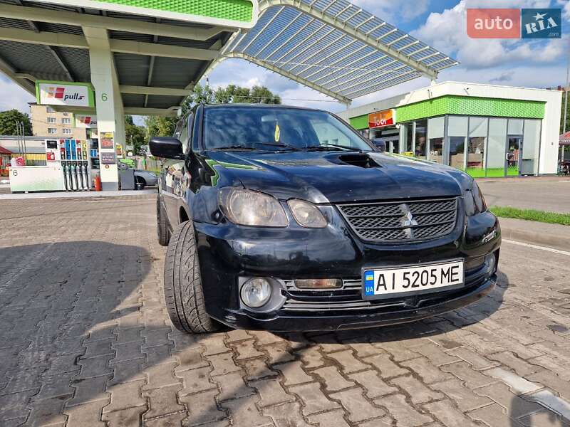 Позашляховик / Кросовер Mitsubishi Outlander 2003 в Києві