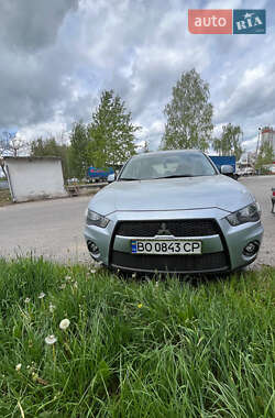 Позашляховик / Кросовер Mitsubishi Outlander 2010 в Чорткові