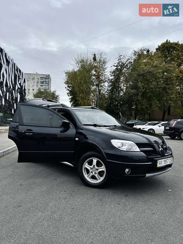 Внедорожник / Кроссовер Mitsubishi Outlander 2008 в 