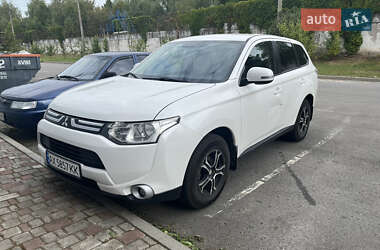 Внедорожник / Кроссовер Mitsubishi Outlander 2013 в Харькове