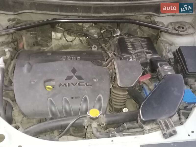 Внедорожник / Кроссовер Mitsubishi Outlander 2008 в Остер фото 24 Внедорожник / Кроссовер Mitsubishi Outlander 2008 в Остер