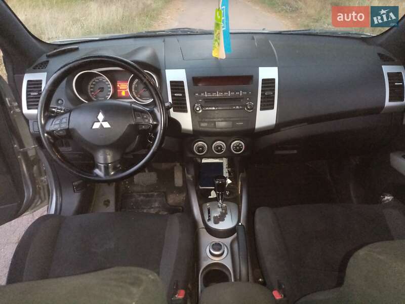 Внедорожник / Кроссовер Mitsubishi Outlander 2008 в Остер фото 13 Внедорожник / Кроссовер Mitsubishi Outlander 2008 в Остер