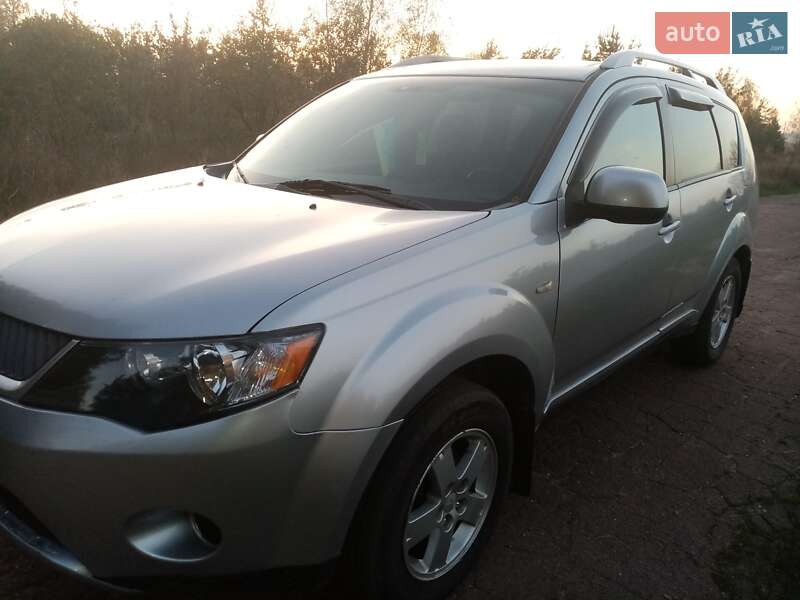 Внедорожник / Кроссовер Mitsubishi Outlander 2008 в Остер фото 5 Внедорожник / Кроссовер Mitsubishi Outlander 2008 в Остер