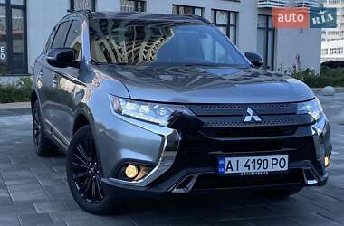 Позашляховик / Кросовер Mitsubishi Outlander 2020 в Києві