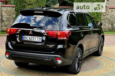 Позашляховик / Кросовер Mitsubishi Outlander 2018 в Львові