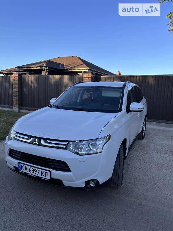 Позашляховик / Кросовер Mitsubishi Outlander 2012 в Києві