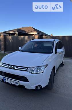 Позашляховик / Кросовер Mitsubishi Outlander 2012 в Києві