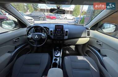 Внедорожник / Кроссовер Mitsubishi Outlander 2011 в Ровно