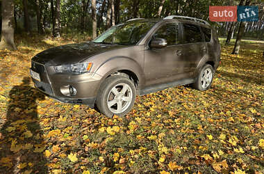 Внедорожник / Кроссовер Mitsubishi Outlander 2010 в Житомире