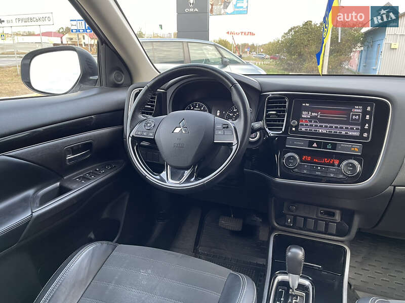 Внедорожник / Кроссовер Mitsubishi Outlander 2019 в Полтаве