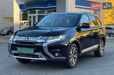 Позашляховик / Кросовер Mitsubishi Outlander 2018 в Одесі