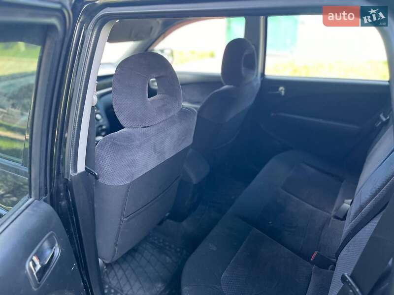 Позашляховик / Кросовер Mitsubishi Outlander 2003 в Полтаві