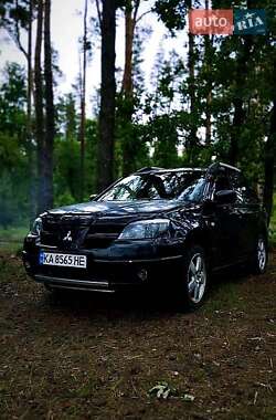 Позашляховик / Кросовер Mitsubishi Outlander 2003 в Макарові