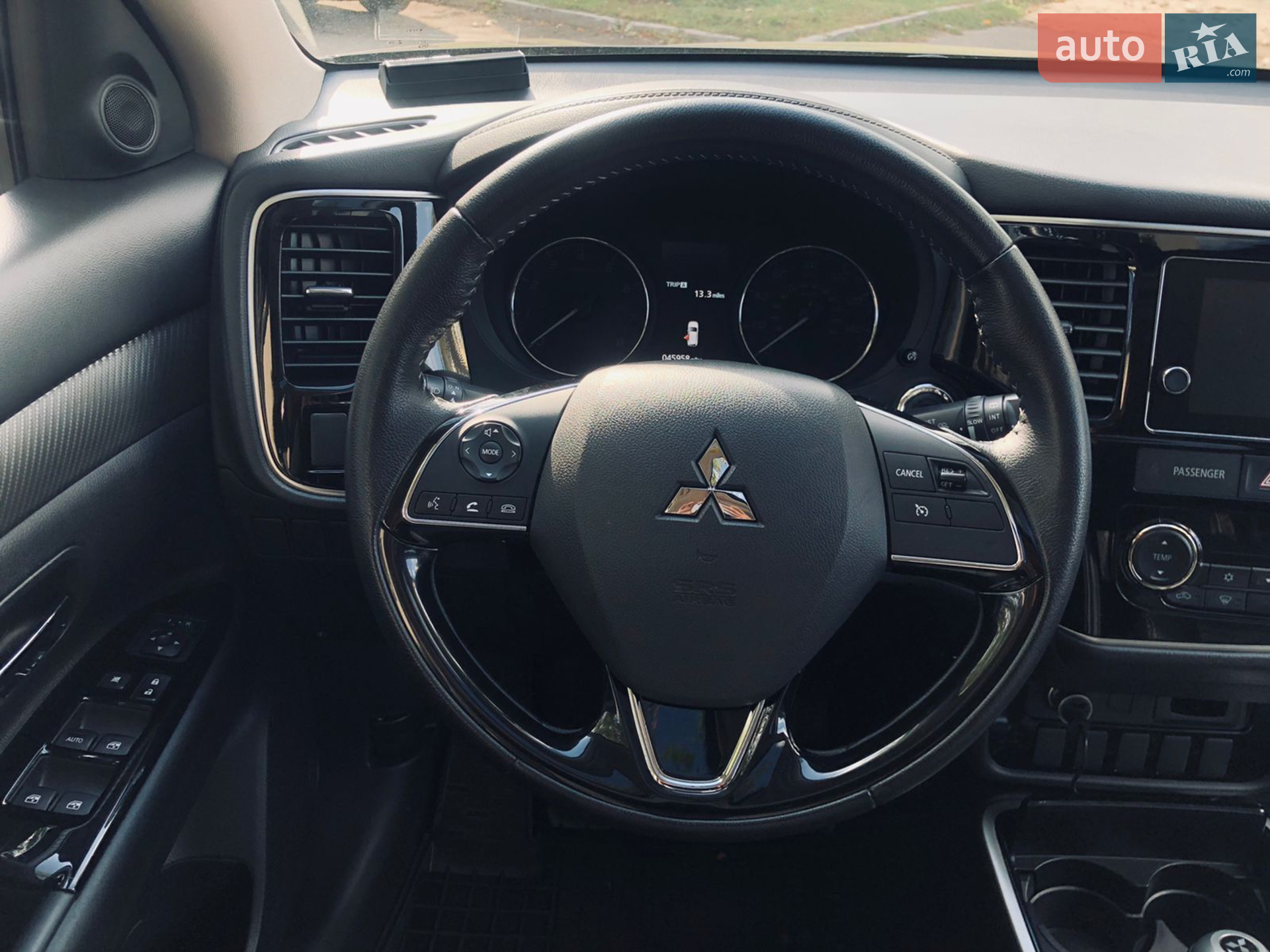 2017 Mitsubishi Outlander - мініатюра 17