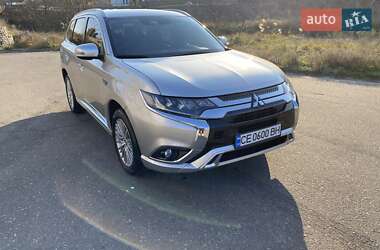 Внедорожник / Кроссовер Mitsubishi Outlander 2021 в Киеве