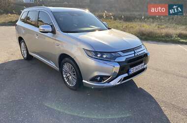 Внедорожник / Кроссовер Mitsubishi Outlander 2021 в Киеве