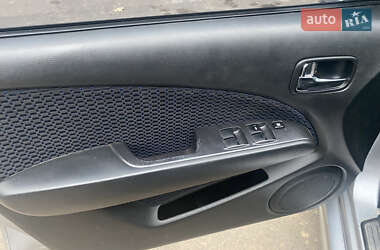 Внедорожник / Кроссовер Mitsubishi Outlander 2007 в 