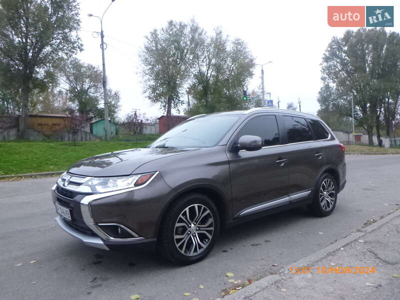 Позашляховик / Кросовер Mitsubishi Outlander 2018 в Запоріжжі