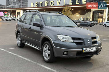 Внедорожник / Кроссовер Mitsubishi Outlander 2006 в Киеве