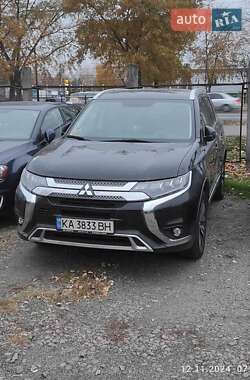 Позашляховик / Кросовер Mitsubishi Outlander 2021 в Києві