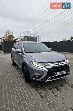 Внедорожник / Кроссовер Mitsubishi Outlander 2018 в Киеве