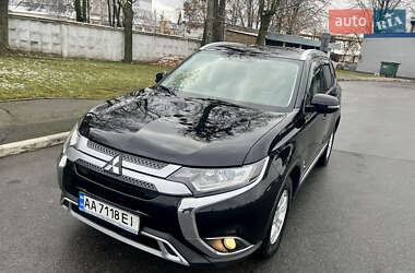 Позашляховик / Кросовер Mitsubishi Outlander 2018 в Житомирі