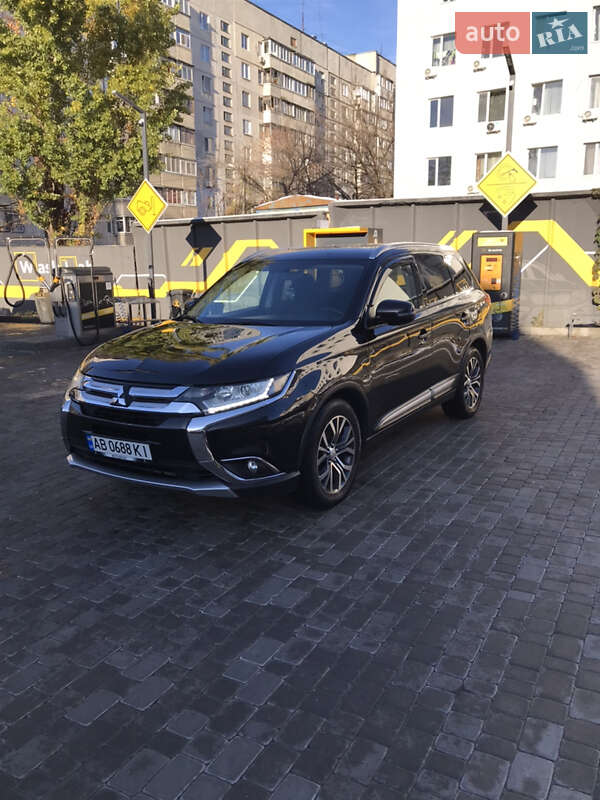 Позашляховик / Кросовер Mitsubishi Outlander 2017 в Харкові
