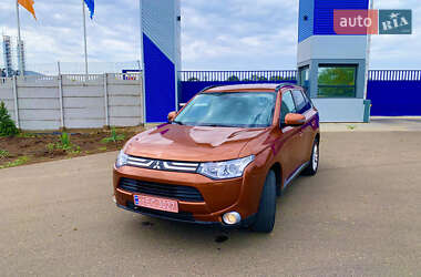 Внедорожник / Кроссовер Mitsubishi Outlander 2013 в Одессе