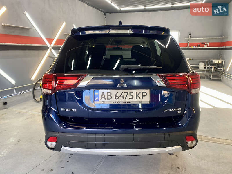 Внедорожник / Кроссовер Mitsubishi Outlander 2017 в Виннице