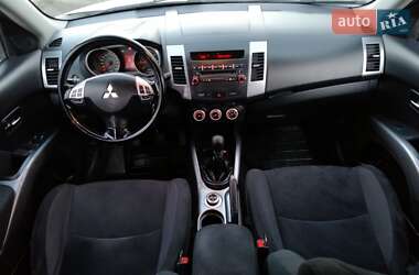 Внедорожник / Кроссовер Mitsubishi Outlander 2009 в Ровно