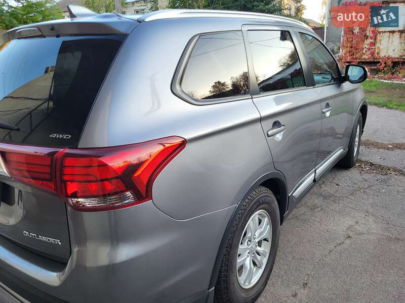 Внедорожник / Кроссовер Mitsubishi Outlander 2018 в Нововоронцовке фото 5 Внедорожник / Кроссовер Mitsubishi Outlander 2018 в Нововоронцовке