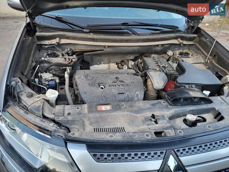 Внедорожник / Кроссовер Mitsubishi Outlander 2018 в Нововоронцовке фото 6 Внедорожник / Кроссовер Mitsubishi Outlander 2018 в Нововоронцовке