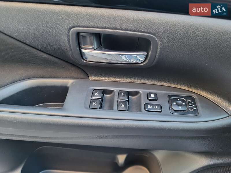 Внедорожник / Кроссовер Mitsubishi Outlander 2018 в Нововоронцовке фото 8 Внедорожник / Кроссовер Mitsubishi Outlander 2018 в Нововоронцовке