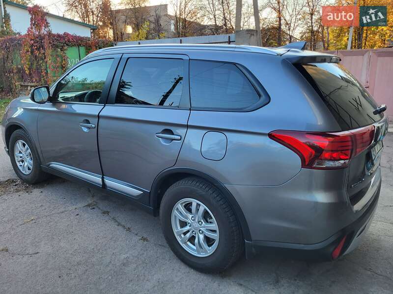 Внедорожник / Кроссовер Mitsubishi Outlander 2018 в Нововоронцовке фото 22 Внедорожник / Кроссовер Mitsubishi Outlander 2018 в Нововоронцовке
