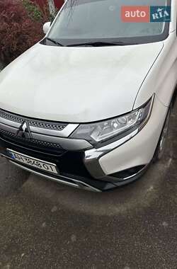 Позашляховик / Кросовер Mitsubishi Outlander 2020 в Кропивницькому