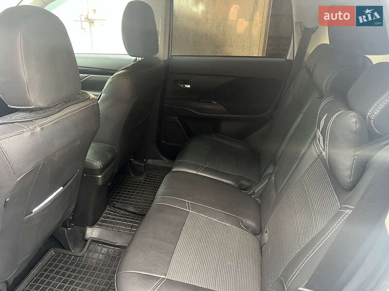 Позашляховик / Кросовер Mitsubishi Outlander 2018 в Кривому Розі