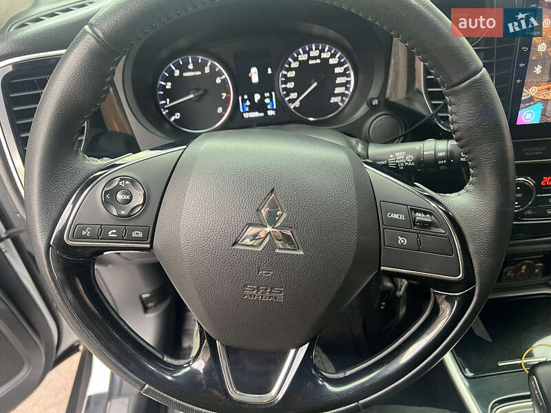 Позашляховик / Кросовер Mitsubishi Outlander 2018 в Кривому Розі