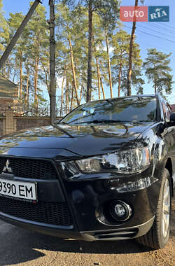 Внедорожник / Кроссовер Mitsubishi Outlander 2011 в Чернигове