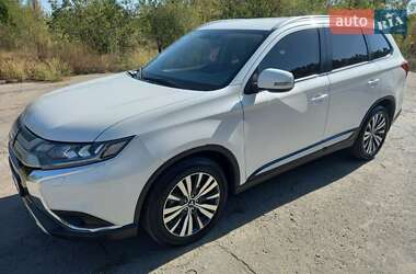 Внедорожник / Кроссовер Mitsubishi Outlander 2020 в Умани