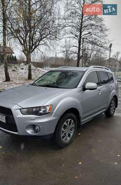 Внедорожник / Кроссовер Mitsubishi Outlander 2010 в Золочеве