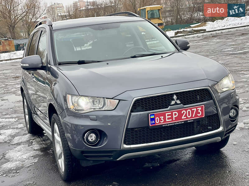 Внедорожник / Кроссовер Mitsubishi Outlander 2011 в Киеве