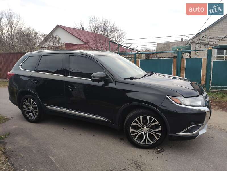 Внедорожник / Кроссовер Mitsubishi Outlander 2018 в Корсуне-Шевченковском